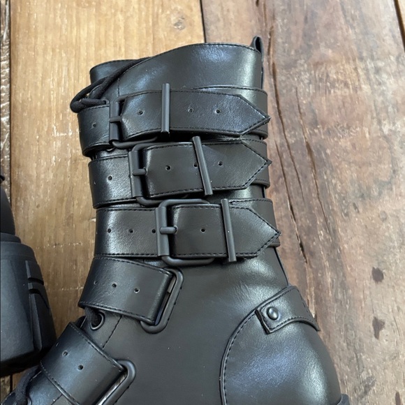 Current Mood Matte Buckke Strap Chunky Combat Boots - NIB - Picture 3 of 10